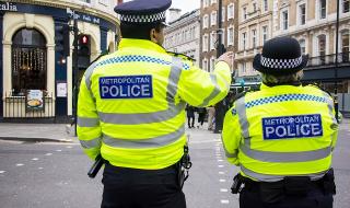 Великобритания: Над 300 атаки срещу обществени служители по време на карантината