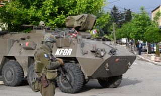  700 войници от НАТО вече са пристигнали в Косово
