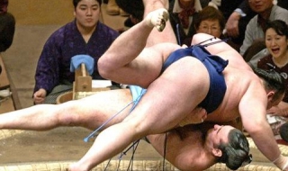 Четвърта загуба за българските сумисти в Токио