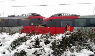 Два влака се сблъскаха челно във Виена