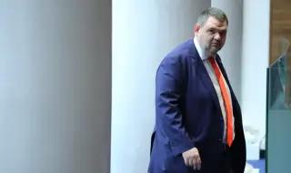 Пеевски иска парламентарна комисия за разследване на дейността на фондациите на Сорос в България