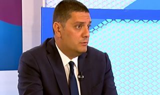 Гаджев, ГЕРБ: Отказваме да водим разговори единствено с „Възраждане”. Кабинетът "Петков" се свали сам