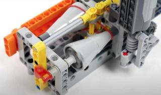 Работеща CVT скоростна кутия от конструктор Lego (ВИДЕО)