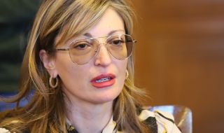 Захариева: Излагаме се