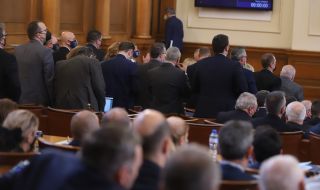 Гаф! Парламентът не почете с минута мълчание арменския геноцид