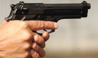 Мъж размаха пистолет на деца в Пловдив
