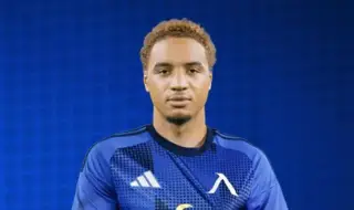 Левски подписа с Армстронг Око-Флекс