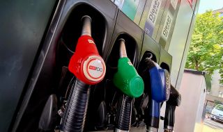 От Българска петролна и газова асоциация ни успокоиха: Цените на горивата няма да превишат 3 лева за литър