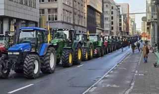 В Белгия: Протестиращи фермери  запалиха гуми пред главните сгради на европейските институции ВИДЕО+СНИМКИ