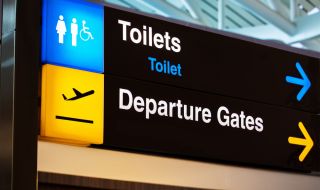 Най-често срещаната грешка, която почти всички допускат в тоалетната на летището