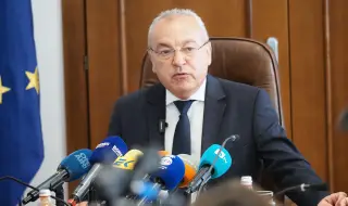 Нинова: Бюджетът на "Прогресивна България" е катастрофа - дългова спирала, камшик за народа
