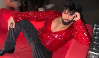 Азис разбуни духовете с послание за гърдите си