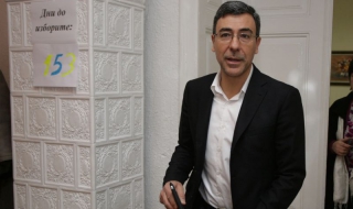 Даниел Вълчев: Мълчим, за да чуем хората от улицата