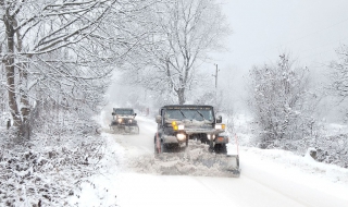Снеговалеж затвори пътя Варна - Добрич