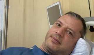 Делян Добрев е в болница