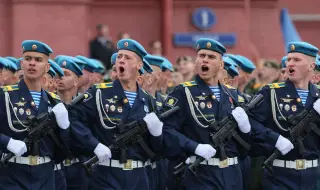 Италия експулсира двама руски военни аташета, Русия обеща да отговори