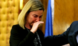 Атентатите в Брюксел разплакаха Могерини