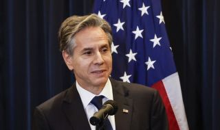 Блинкън: Руски войски заплашват Киев, Путин иска да възстанови Съветската империя