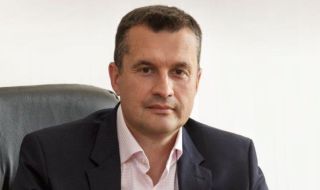 Калоян Методиев: Радев да понесе персонална отговорност за безобразията, които натвори със служебните си кабинети