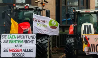 Фермери влязоха със стотици трактори в Брюксел в знак на протест срещу зелените политики на ЕС