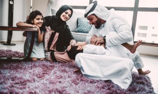 В ОАЕ чужденците ще могат да спонсорират две съпруги
