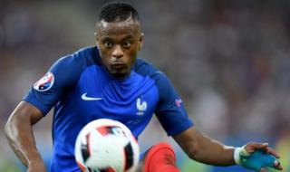 Патрис Евра разкри ужасяващи неща в националния отбор на Франция