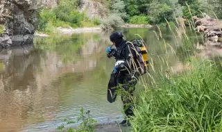Все още няма следа от второто издирвано дете в р. Струма