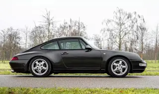Нидерландци измислиха начин да монтират скоростната кутия PDK на класическо Porsche 911 с въдушно охлаждане