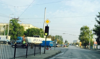 Пловдив блокиран заради скъсани тролейбусни жици