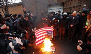 Иран осъди САЩ да платят 400 милиона долара за спецоперацията си