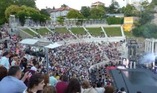 Известни водещи пипнаха коронавирус на събитие в Пловдив