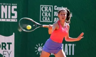 Българка се класира убедително за втория кръг на "Ролан Гарос" при девойките