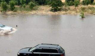 Буря във Врачанско превърна улиците в реки