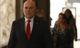 Правната комисия прие механизма за разследване на Иван Гешев