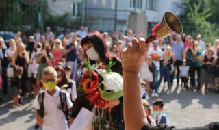 460 първокласници в София останаха некласирани 