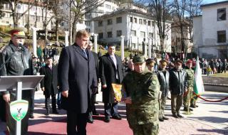 Каракачанов: Въвеждаме доброволна военна служба