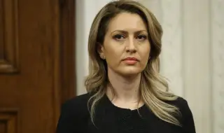 Микрофон хвана нецензурна реплика на Рая Назарян към депутатите ВИДЕО