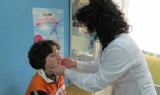 Стотици училища излизат в грипна ваканция