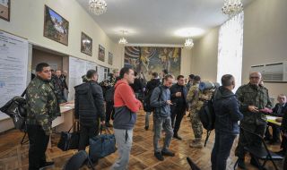 Десетки хиляди мобилизирани руснаци са изпратени незабавно в Украйна като пушечно месо – без никаква подготовка