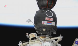 Руски космонавти с поздрав за Нова година