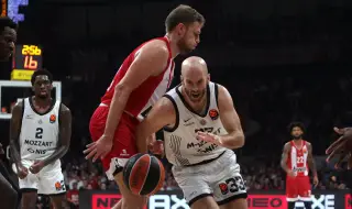 Олимпиакос с поредна убедителна победа в Гърция, Везенков с ограничено участие