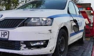 След гонка в Шуменско: Полицаи вадят водач без книжка през багажника