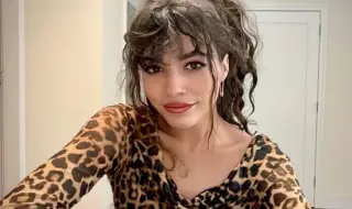 Дъщерята на Дейвид Боуи сподели, че е жертва на славата на баща си