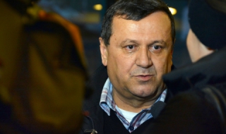 Хасан Адемов: Костов да коментира бутиковата ДСБ