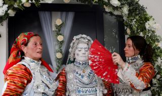 Американка се омъжи по стара традиция в Косово (ВИДЕО)