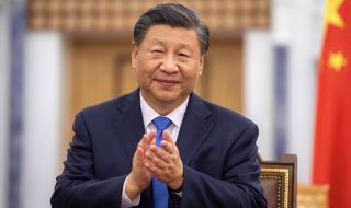 Си Цзинпин заздрави хватката си върху властта в Китай и задава курс на надпревара със Запада