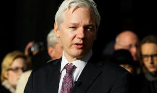 Wikileaks предлагат работа на Джеймс Коми