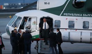 Премиерът е летял 29 часа с правителствения хеликоптер