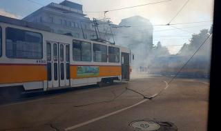 Скъсани жици предизвикаха пожар в центъра на София