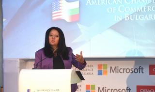 Павлова: Можем да създадем клъстери свързани с дигиталната икономика
